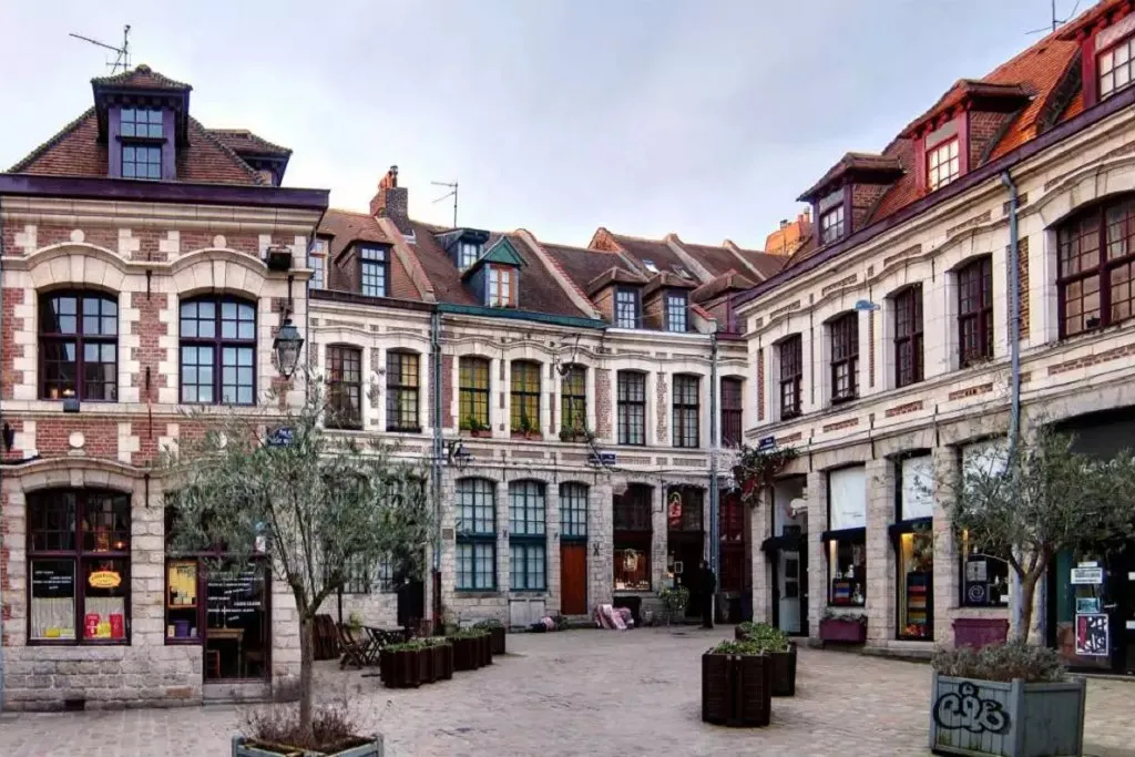 Serrurerie des bâtiments anciens dans le Vieux Lille